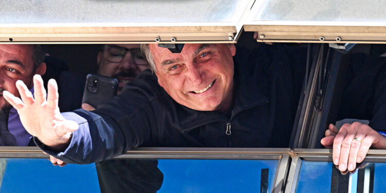 Bolsonaro declara perante a Polícia Federal por atentados em Brasília: o que pode acontecer?