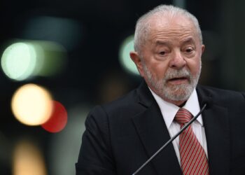 Lula encaminha ao Congresso PL de reajuste do salário mínimo