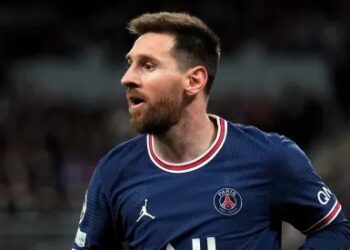 Messi se aproxima de vestir as cores de gigante europeu; contrato até 2025, e salário anual de R$ 134 milhões