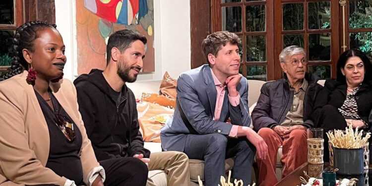 ChatGPT: Caetano Veloso pergunta a CEO da OpenAI como artistas serão pagos na era da IA