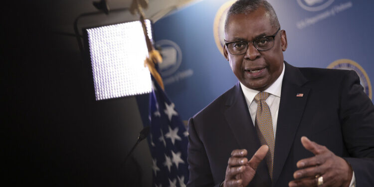 Chefe do Pentágono alerta para possível “incidente que pode ficar fora de controle” entre os EUA e a China