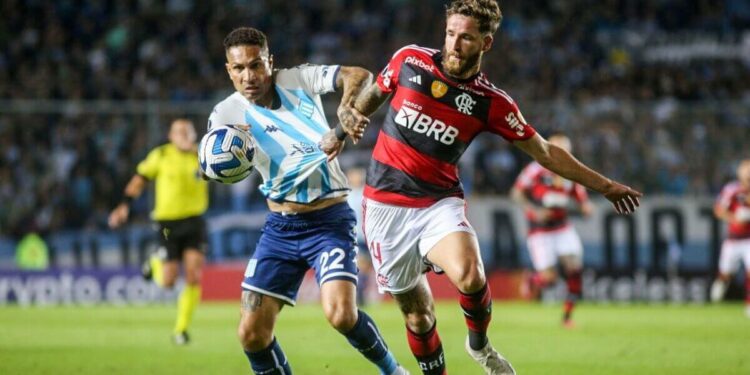 Racing perdeu por 2 a 1 para o Flamengo e colocou em risco a liderança de seu grupo na Copa Libertadores