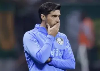 Abel Ferreira quebra o silêncio e define seu futuro; Seleção Brasileira e PSG estão de olho