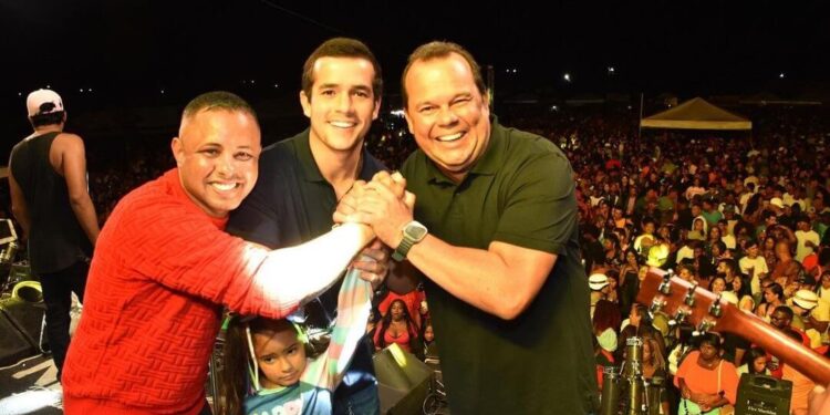 Vice-Governador Geraldo Júnior celebra antecipação do São João em Santanopólis na Arena Super Geraldo