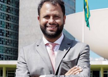 Livro do Pastor Henrique Vieira desafia visões tradicionais ao apresentar uma versão crítica e inclusiva da história de Cristo