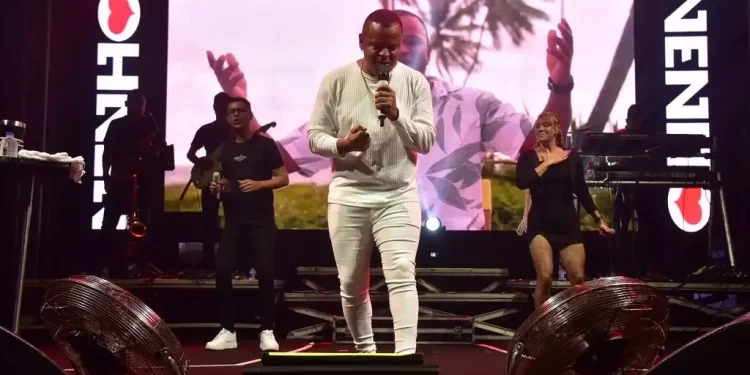 Tudo é alegria na primeira festa de São João em Paripe, com cantores da Bahia e da Paraíba