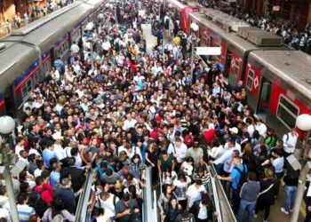 São Paulo, a maior cidade do Brasil, abrigaria todos os moradores do Rio de Janeiro, Belo Horizonte e muito mais