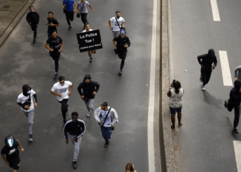 Distúrbios violentos se intensificam na França após a morte de jovem pelas mãos da polícia
