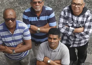 Ex-funcionários da GDK Engenharia protestam por direitos trabalhistas e aguardam decisão judicial