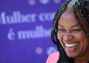 Deputada Olívia Santana lança livro “Mulher Preta na Política” durante Festival Latinidades em Brasília
