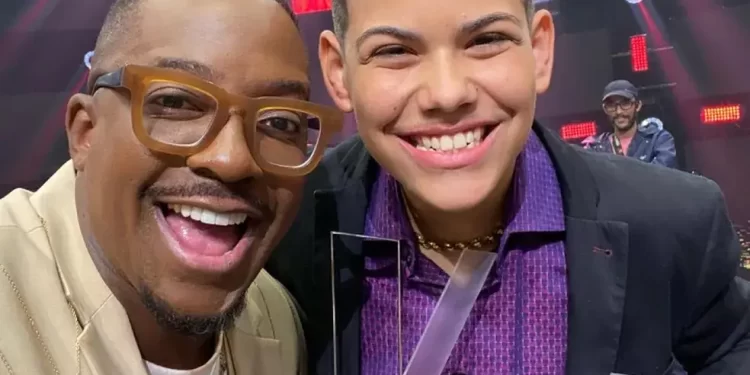 Baiano Henrique Lima é o grande vencedor do The Voice Kids e emociona multidão em sua cidade natal