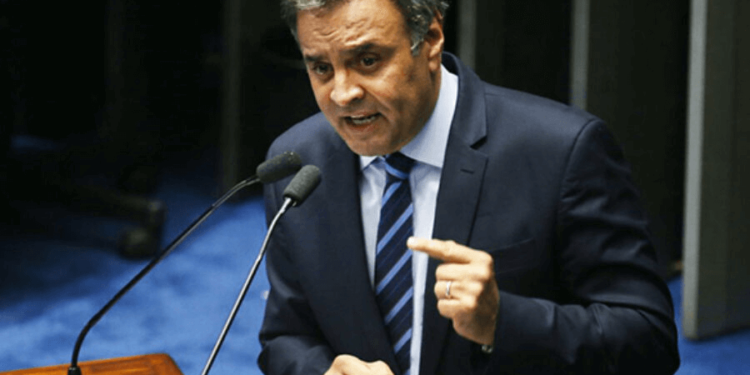 Aécio Neves critica Lula por fala sobre Dilma e pede reparação aos brasileiros