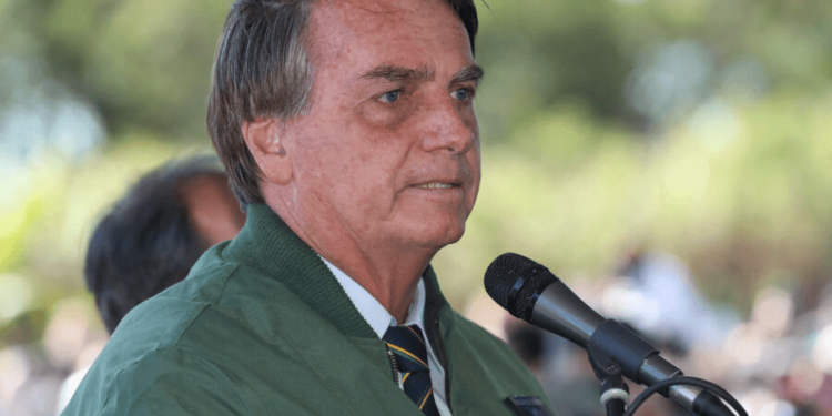 Falta de apoio militar pode levar Bolsonaro à condenação