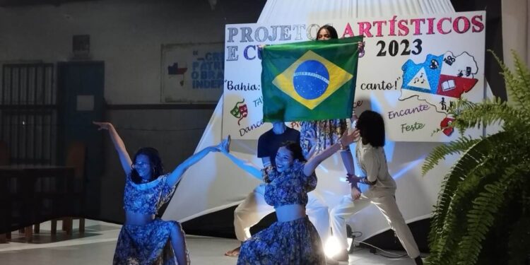 Estudantes da Rede Estadual de Ensino da Bahia Brilham na Etapa Escolar de Projetos Artísticos