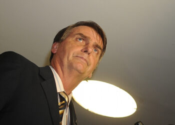Ex-presidente Jair Bolsonaro vira réu por incitação ao crime de estupro