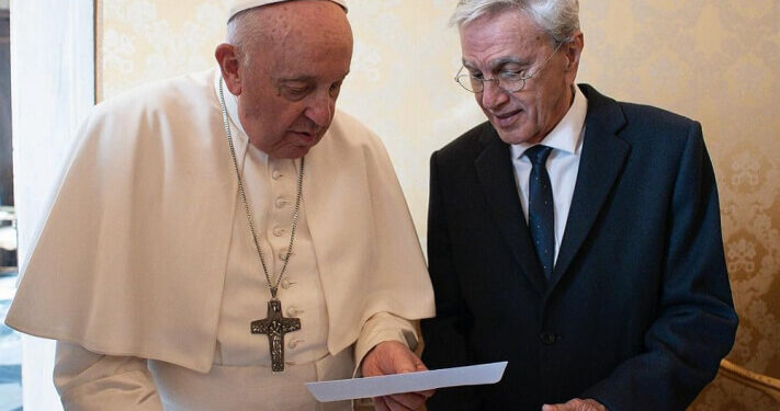 Caetano Veloso pede ação do Papa contra a violência no Brasil