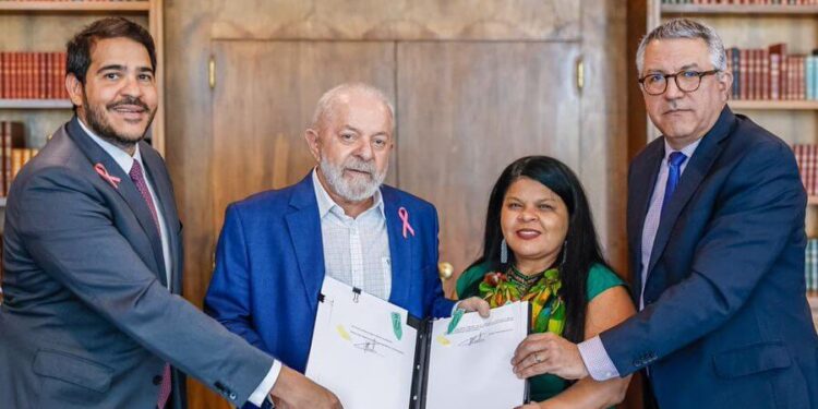 Presidente do Brasil, Luiz Inácio Lula da Silva, Veta Projeto de Lei sobre Demarcação de Terras Indígenas