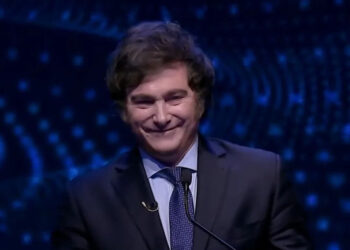 Javier Milei: o candidato da extrema direita populista que desafia a política tradicional argentina