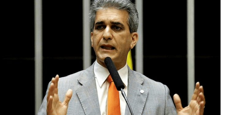 Robinson Almeida: Pré-candidato do PT em Salvador e suas Perspectivas Eleitorais e Críticas à Gestão Municipal