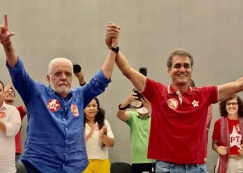 Senador Jaques Wagner Anuncia Robinson como Pré-Candidato do PT à Prefeitura de Salvador em Plenária Estratégica