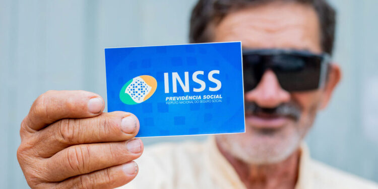 Idade mínima do INSS chega ao FIM mudando o prazo de concessão das aposentadorias