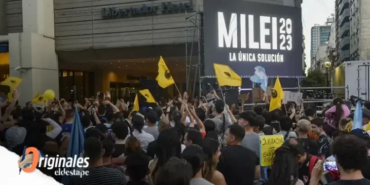 Euforia no Bunker de Javier Milei: Militantes Celebram Antes dos Resultados