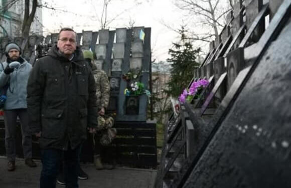 Ministro da Defesa Alemão Reforça Apoio à Ucrânia em Meio a Conflito com a Rússia