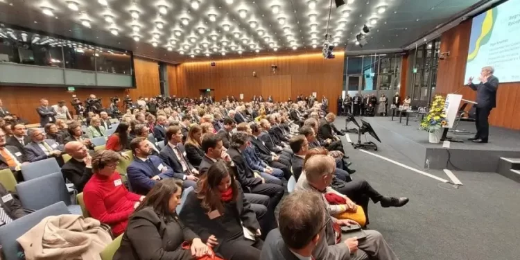 Na Alemanha, Jerônimo apresenta potencial da Bahia para atrair mais investimentos