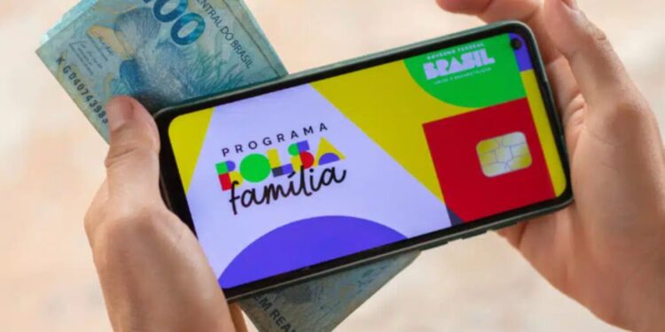 Saque do Bolsa Família passa a exigir documento de identificação; entenda