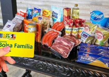 Cesta básica do Bolsa Família é liberada junto com benefício; veja datas e valores