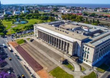 Argentina – A Lei Omnibus de Javier Milei estabelece que estrangeiros sem residência devem pagar em universidades públicas