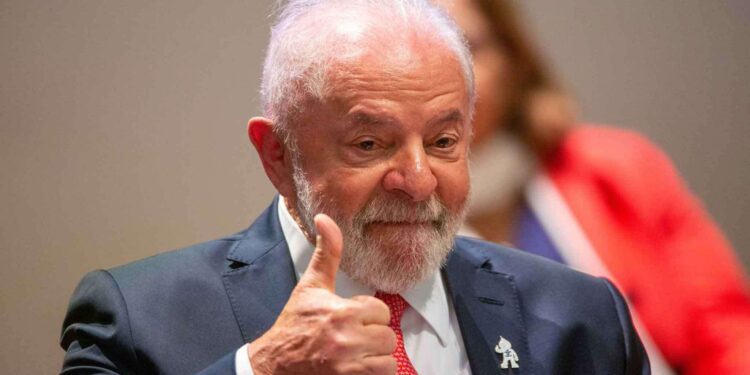 Pesquisa Atlas: Aprovação de Lula sobe para 51,7% em janeiro; 42,8% desaprovam