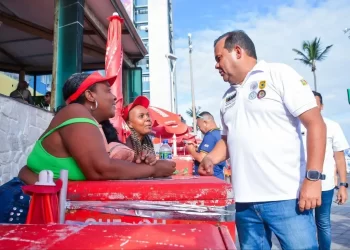 Vice-Governador critica Prefeito de Salvador por tratamento aos ambulantes durante o Carnaval
