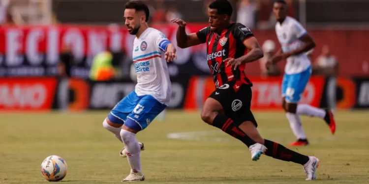 Em Barradão lotado, Vitória vence o Bahia de virada por 3 a 2
