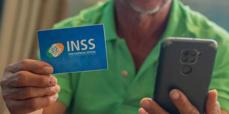 Aposentados do INSS recebem ALERTA sobre declaração do Imposto de Renda 2024