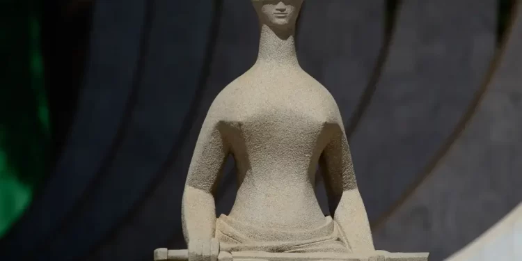 STF suspende julgamento sobre quantidade de maconha de uso pessoal