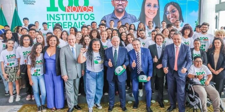 Lula anuncia criação de 100 novos Institutos Federais que abrirão 140 mil vagas em cursos