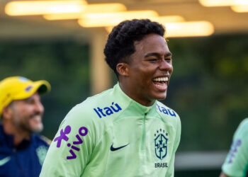 Endrick Marca seu Primeiro Gol e Brasil Vence a Inglaterra na Estreia de Dorival Júnior
