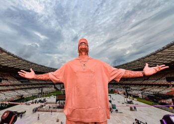 Léo Santana Prepara Novo Projeto e Documentário em Comemoração aos 35 Anos de Vida e Mais de 20 de Carreira