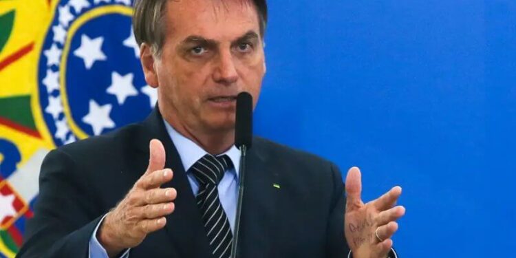 Jair Bolsonaro diz que vai ‘atirar para matar’ em caso de prisão