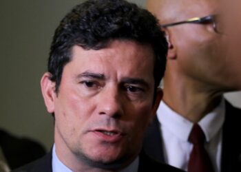 Desembargador do TRE vota pela cassação de Moro e empata julgamento