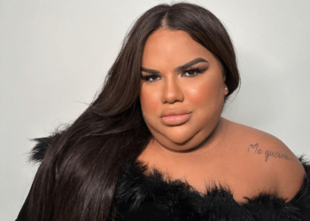 Tayane Barros reclama de ficar presa em Fernando de Noronha por falta de voos e providências da companhia aérea