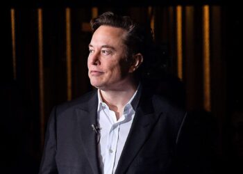 Elon Musk diz que robô humanoide Optimus da Tesla pode ser lançado em 2025