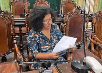 Projeto de Marta Rodrigues Propõe Chapéus de Formatura para Cabelos Afro em Salvador