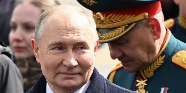 Putin destitui Ministro da Defesa da Rússia e promove mudanças no governo