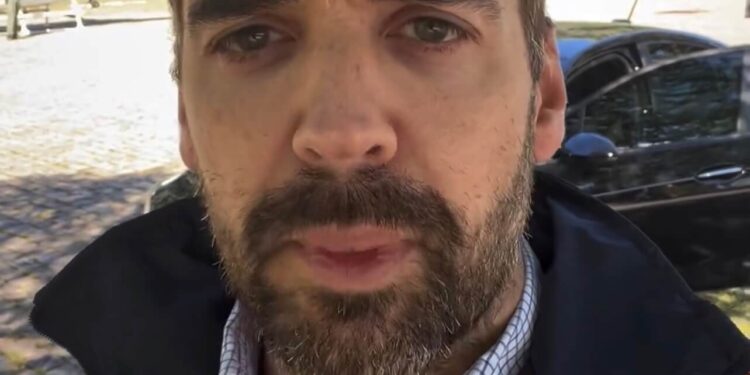 Eduardo Leite se retrata após controvérsia por declaração sobre doações ao RS