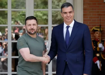 Zelenski visita Espanha e busca fechar acordo de armamento histórico