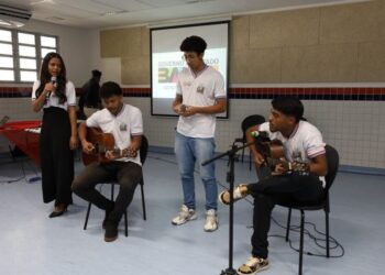 Campanha de Valorização das Escolas é lançada em Salvador com a participação de estudantes da rede pública