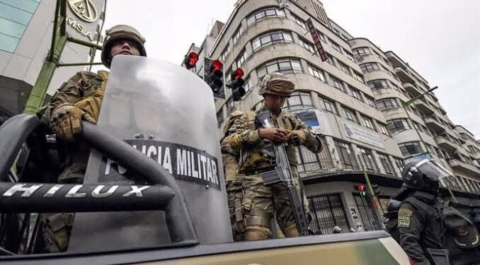 O presidente da Bolívia, Luis Arce, garante que o país enfrenta uma “tentativa de golpe de estado”