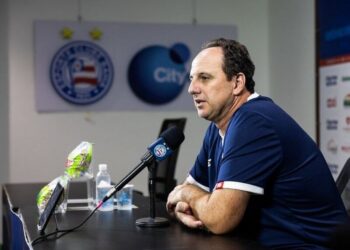 Ceni diz que é ‘difícil’ Bahia ser campeão brasileiro em 2024: ‘Objetivo é não passar pelo que passamos ano passado’